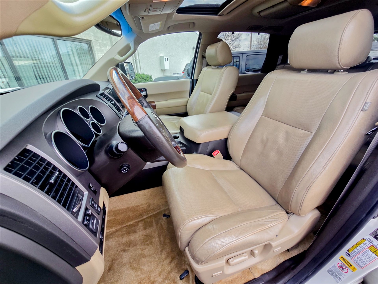 Toyota Sequoia  2010