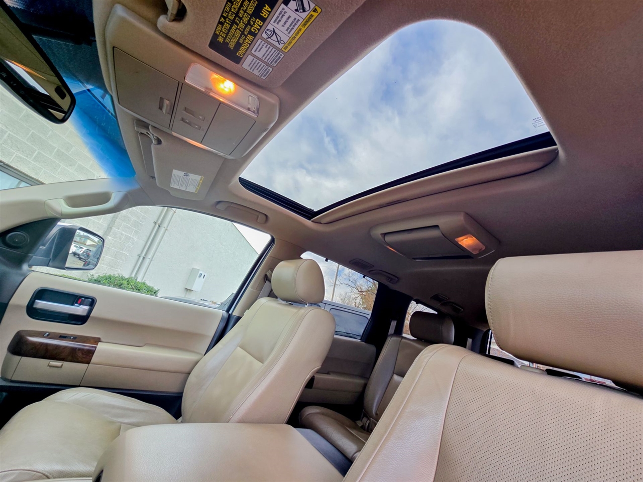 Toyota Sequoia  2010