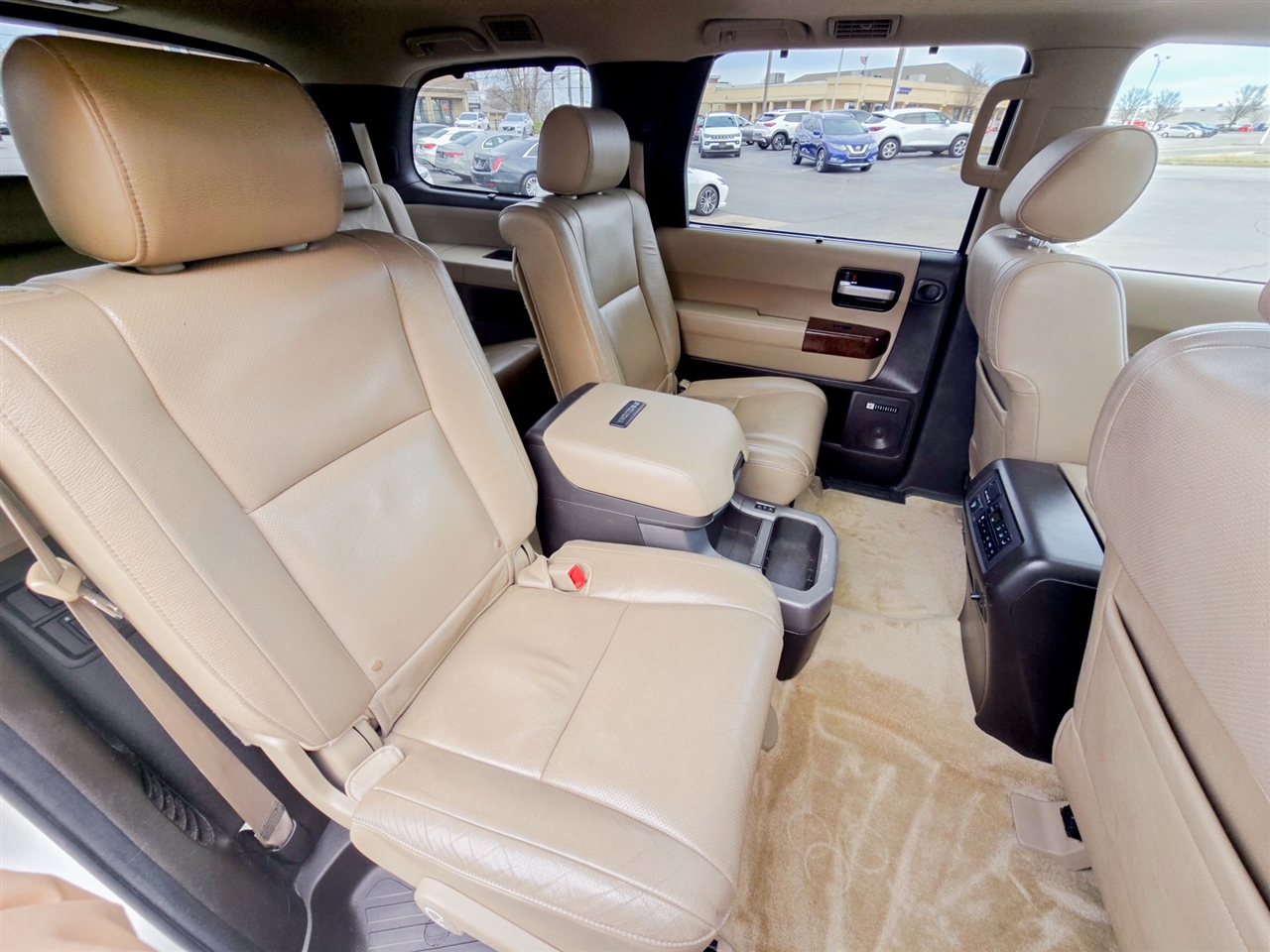 Toyota Sequoia  2010