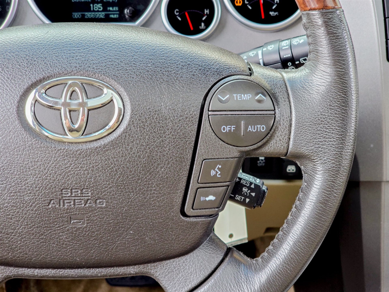 Toyota Sequoia  2010