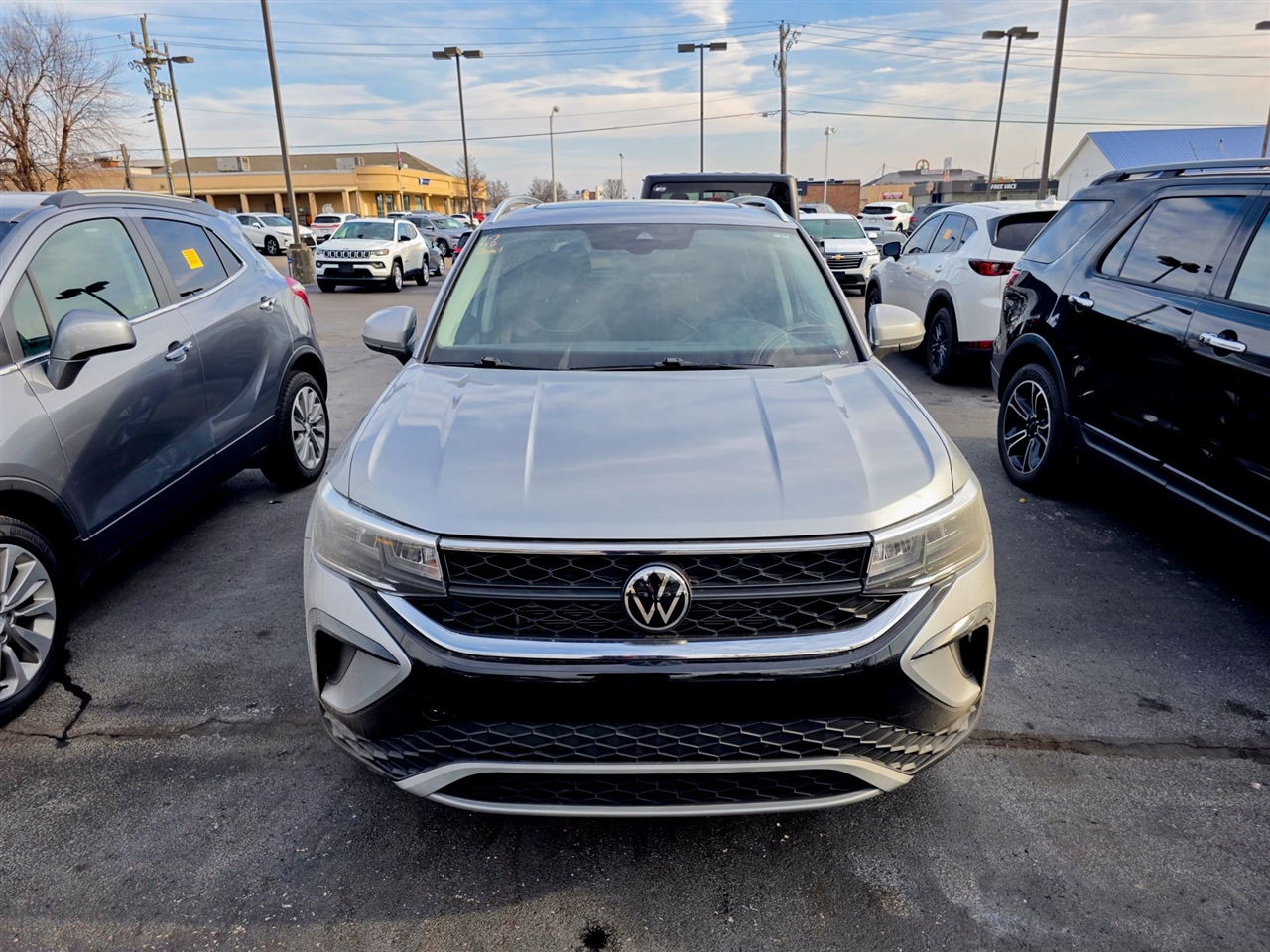 Volkswagen Taos  2024