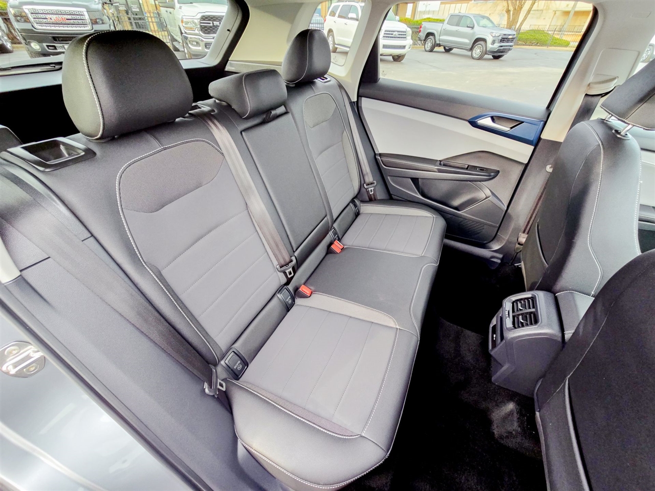 Volkswagen Taos  2024