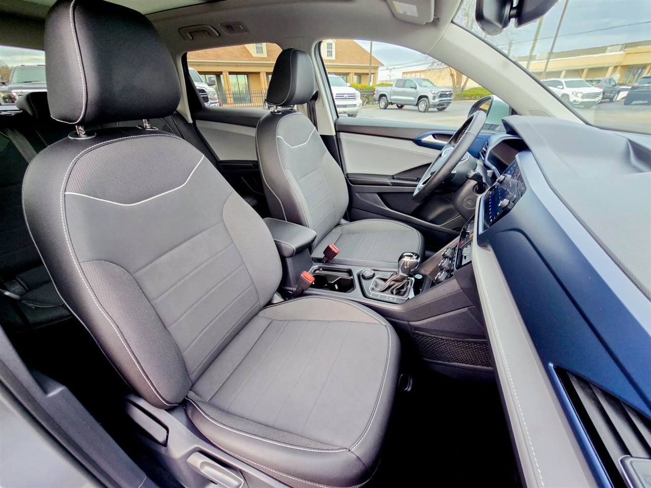 Volkswagen Taos  2024