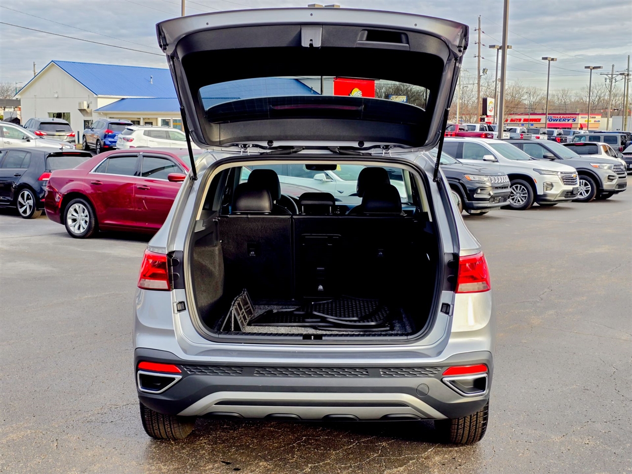 Volkswagen Taos  2024