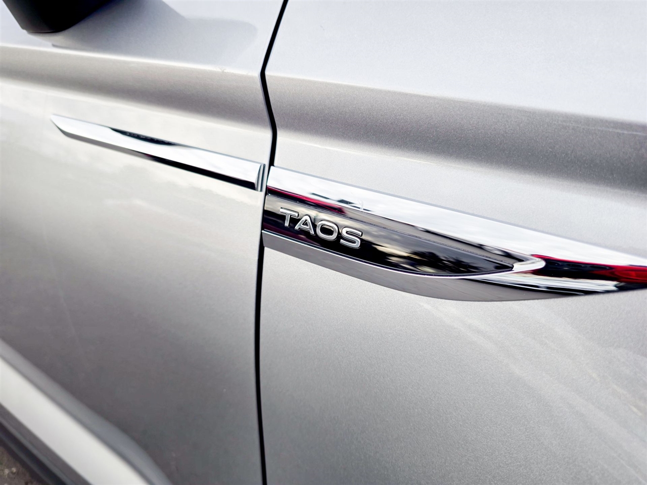 Volkswagen Taos  2024