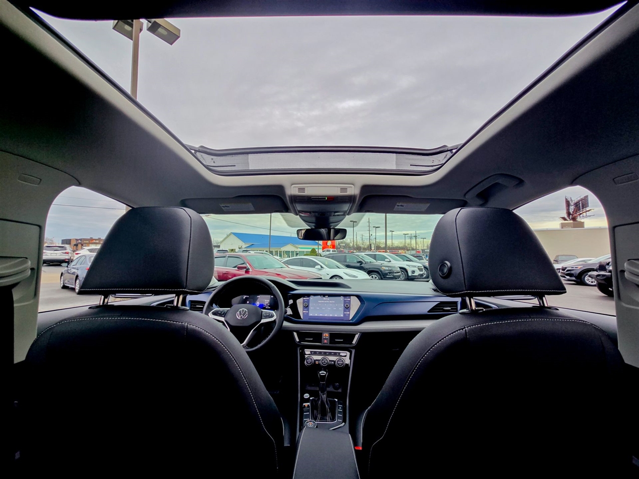 Volkswagen Taos  2024