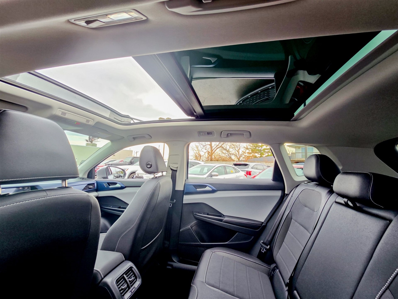 Volkswagen Taos  2024