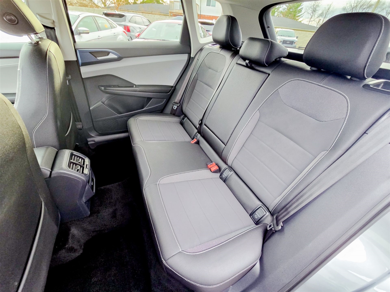 Volkswagen Taos  2024