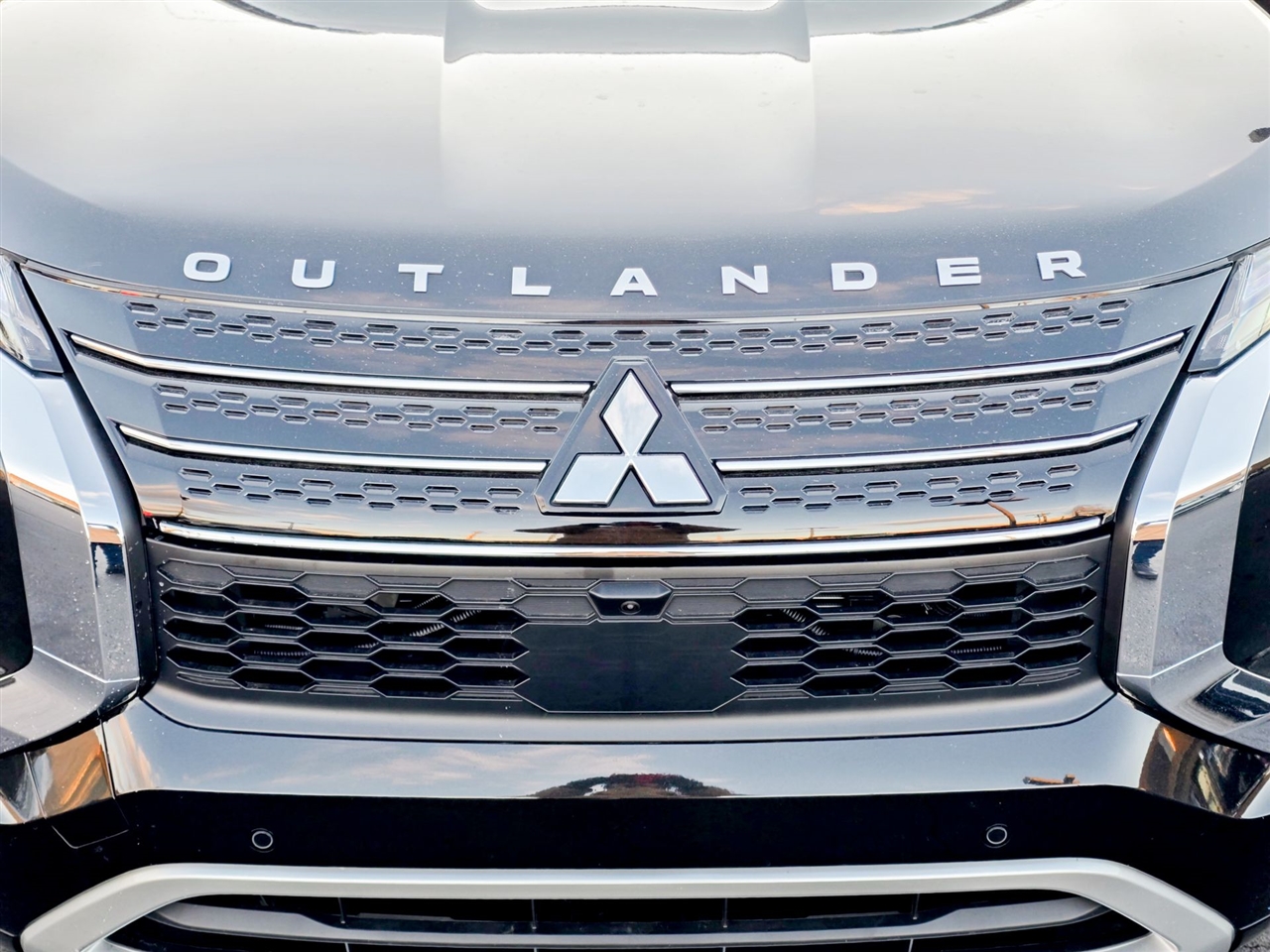 Mitsubishi Outlander Plug-In Hybrid  2024