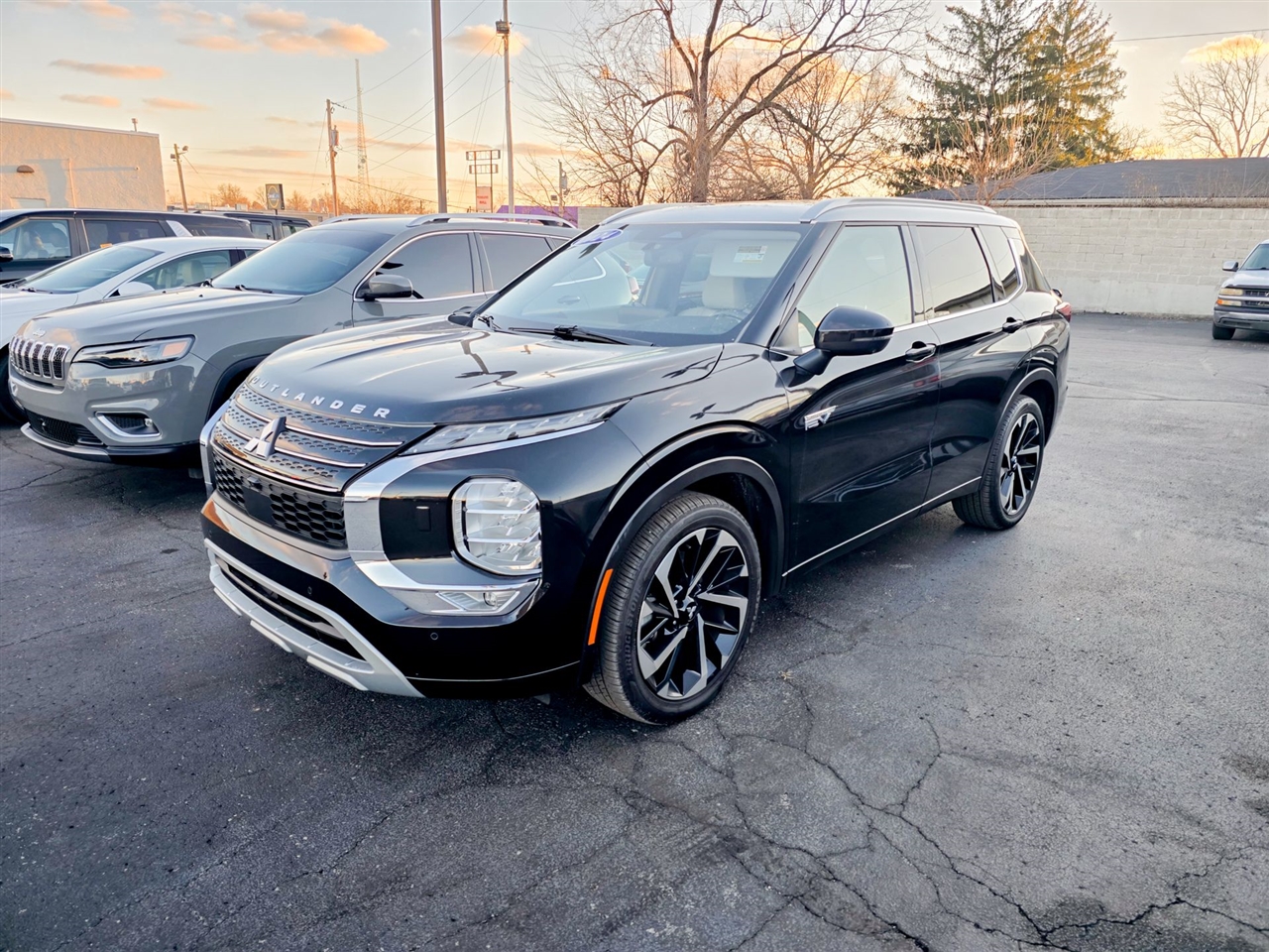 Mitsubishi Outlander Plug-In Hybrid  2024
