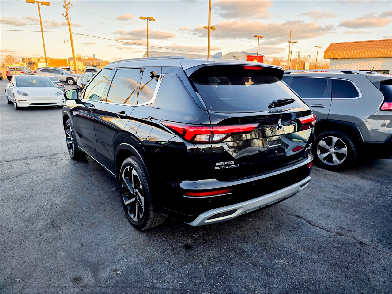 Mitsubishi Outlander Plug-In Hybrid  2024