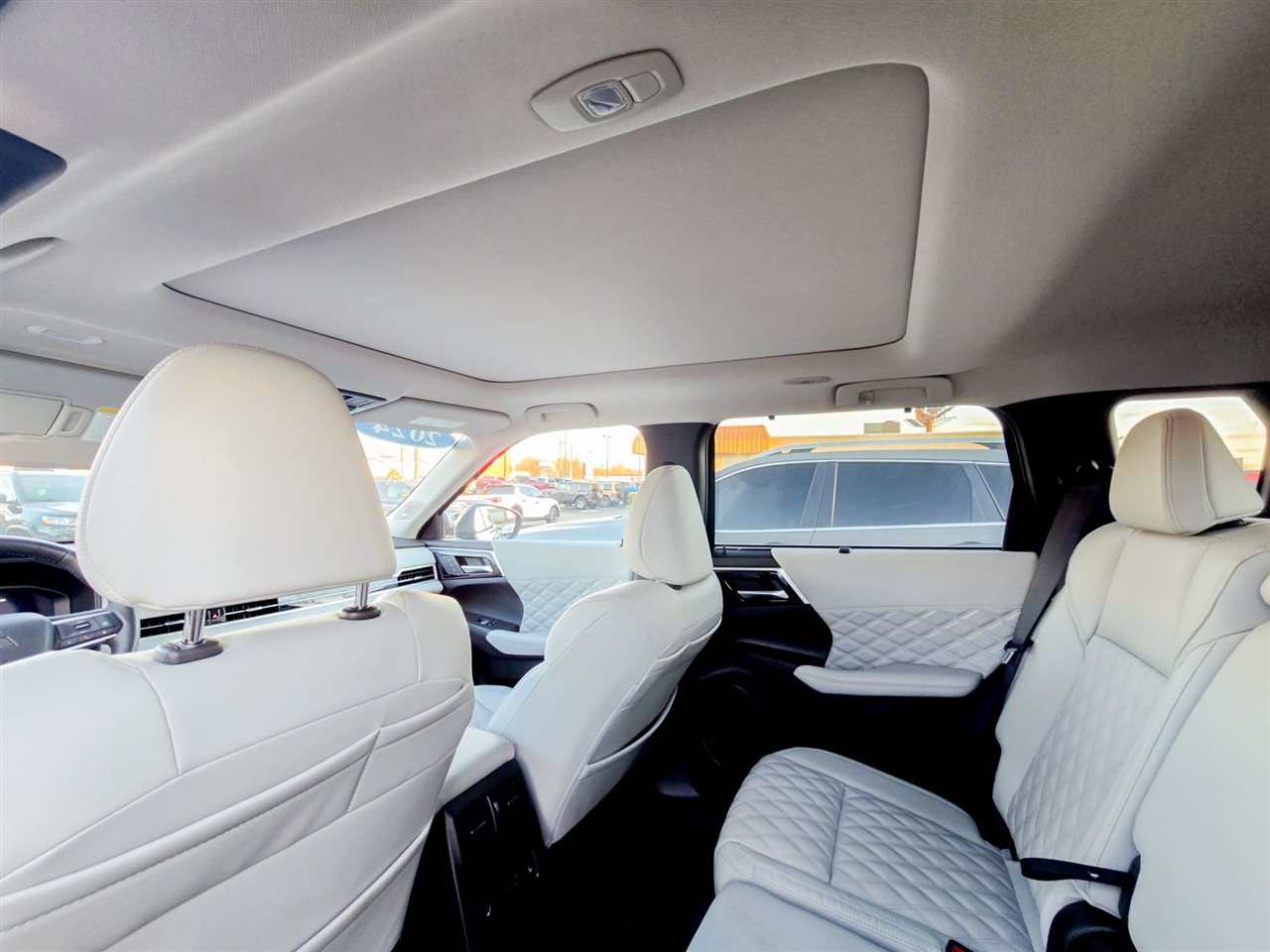 Mitsubishi Outlander Plug-In Hybrid  2024