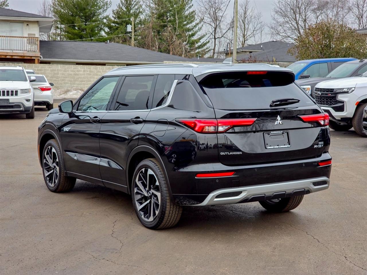 Mitsubishi Outlander Plug-In Hybrid  2024
