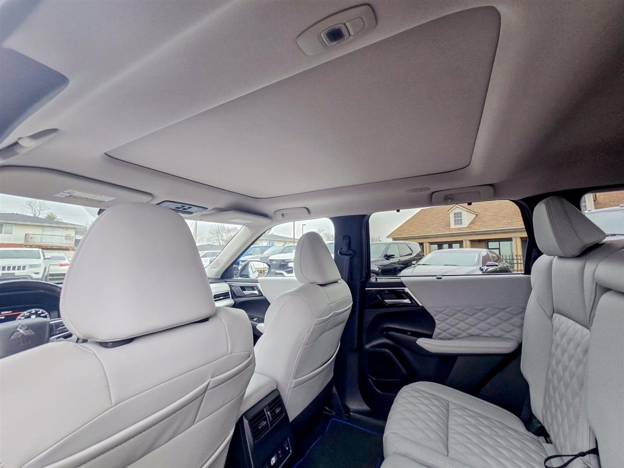 Mitsubishi Outlander Plug-In Hybrid  2024