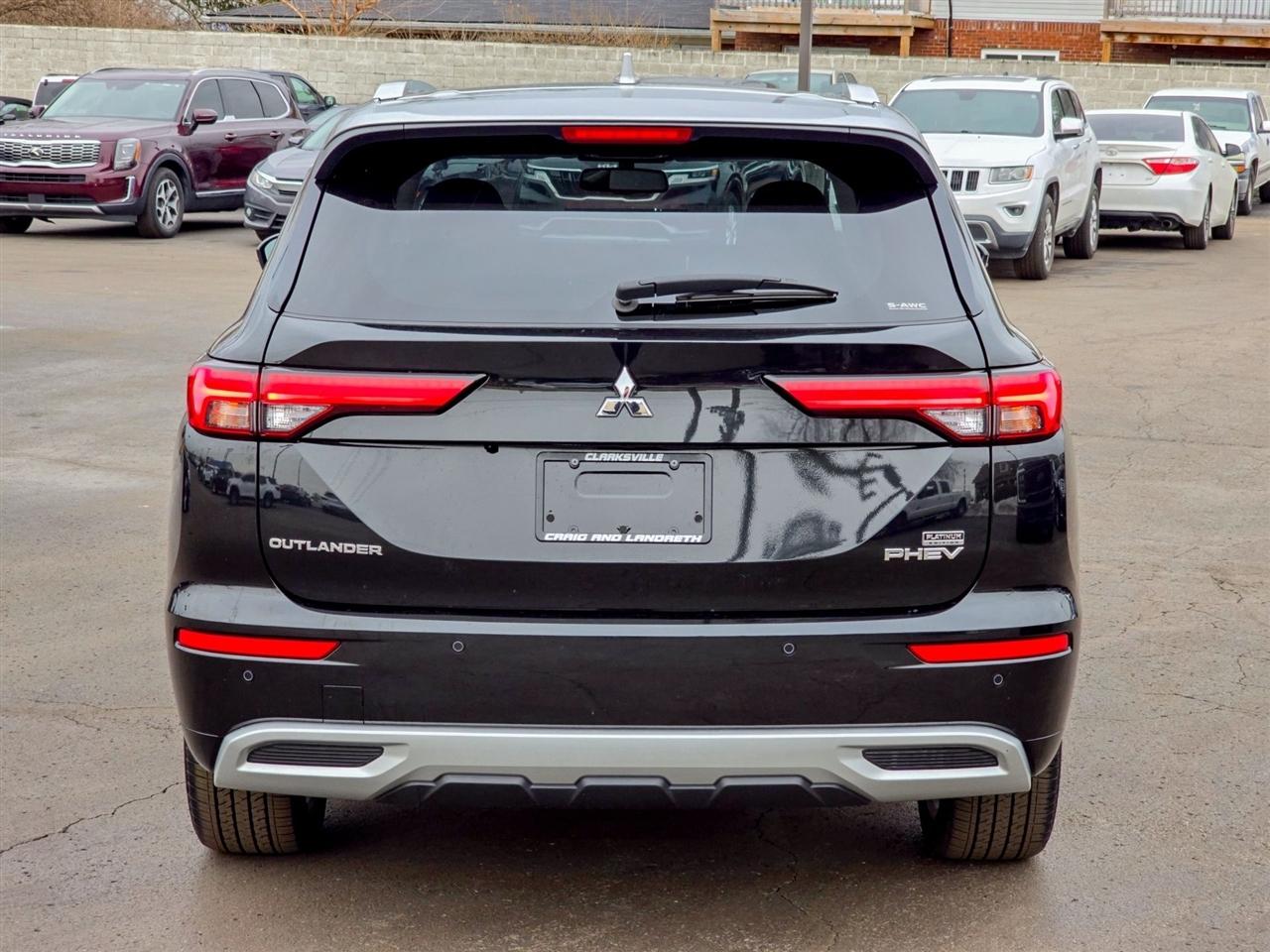 Mitsubishi Outlander Plug-In Hybrid  2024