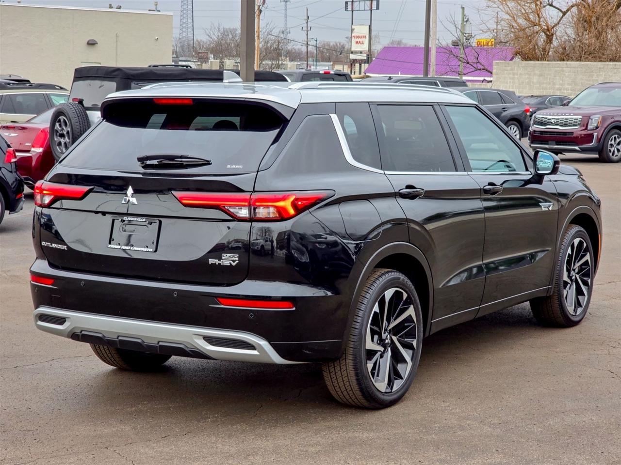 Mitsubishi Outlander Plug-In Hybrid  2024