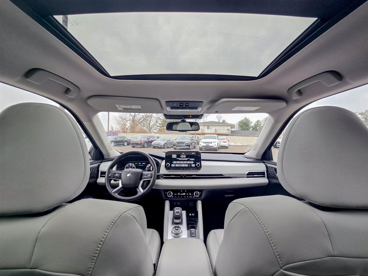 Mitsubishi Outlander Plug-In Hybrid  2024