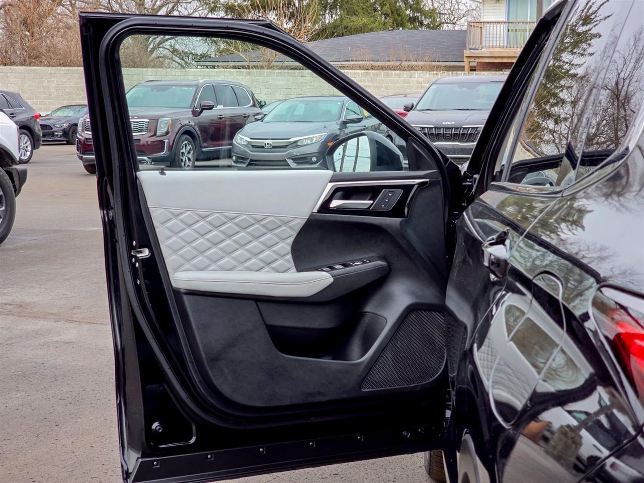 Mitsubishi Outlander Plug-In Hybrid  2024