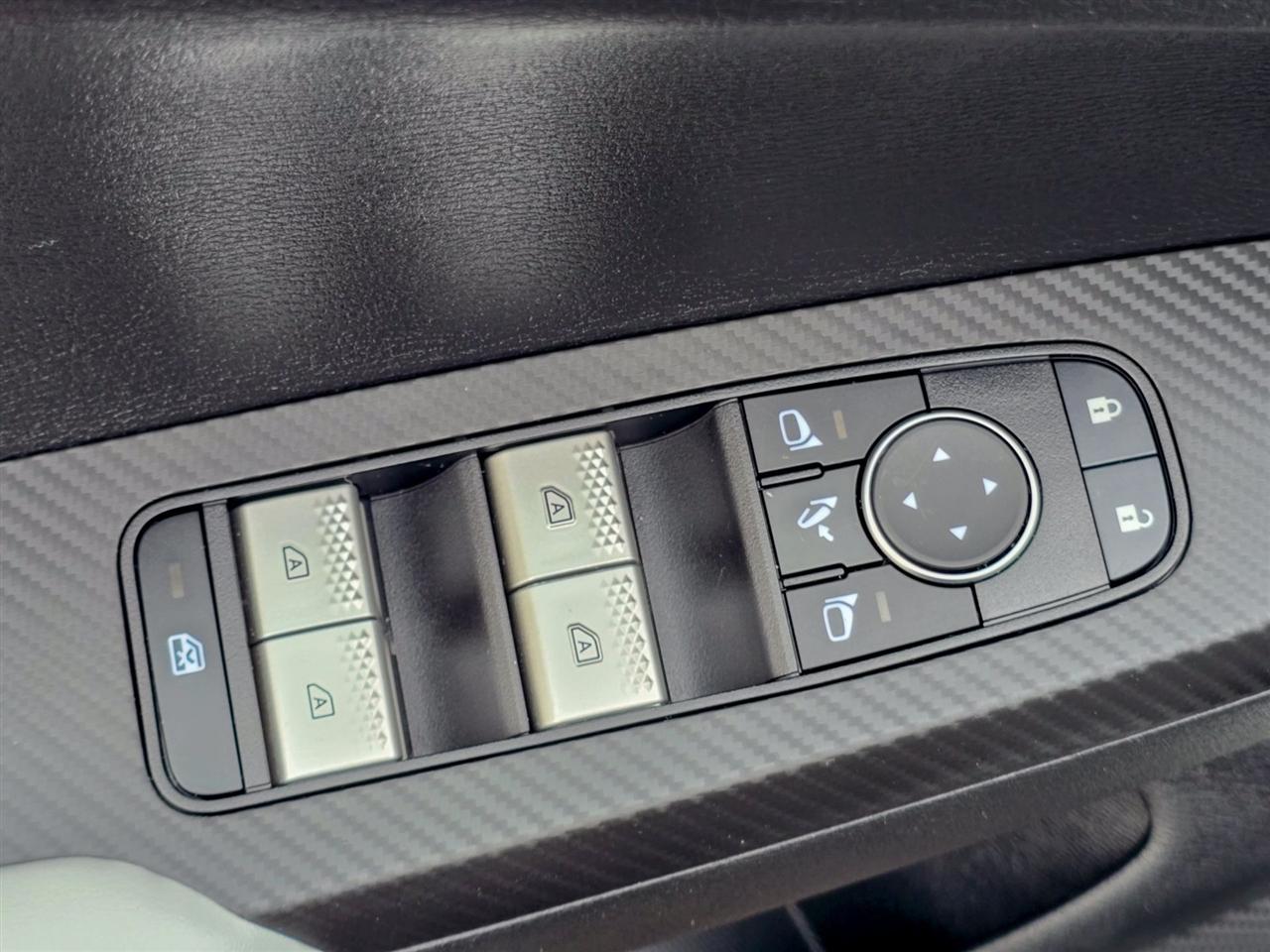 Mitsubishi Outlander Plug-In Hybrid  2024