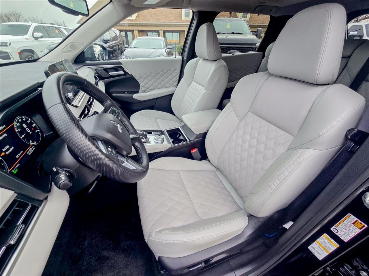 Mitsubishi Outlander Plug-In Hybrid  2024