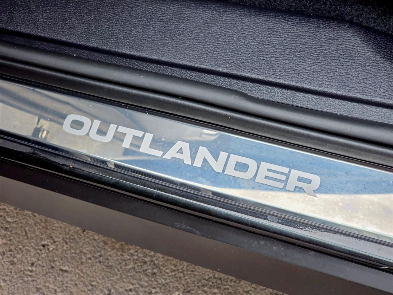 Mitsubishi Outlander Plug-In Hybrid  2024