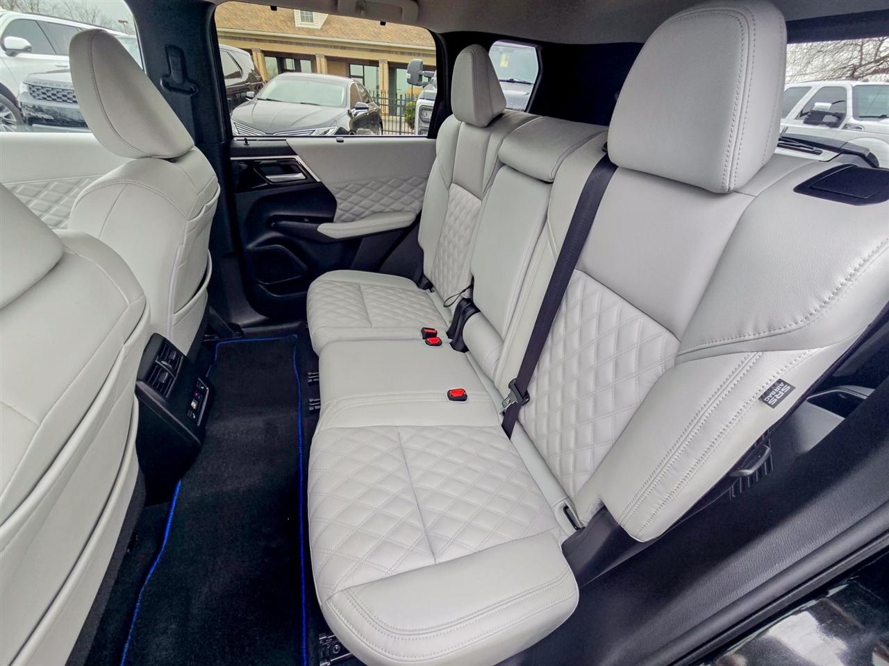 Mitsubishi Outlander Plug-In Hybrid  2024