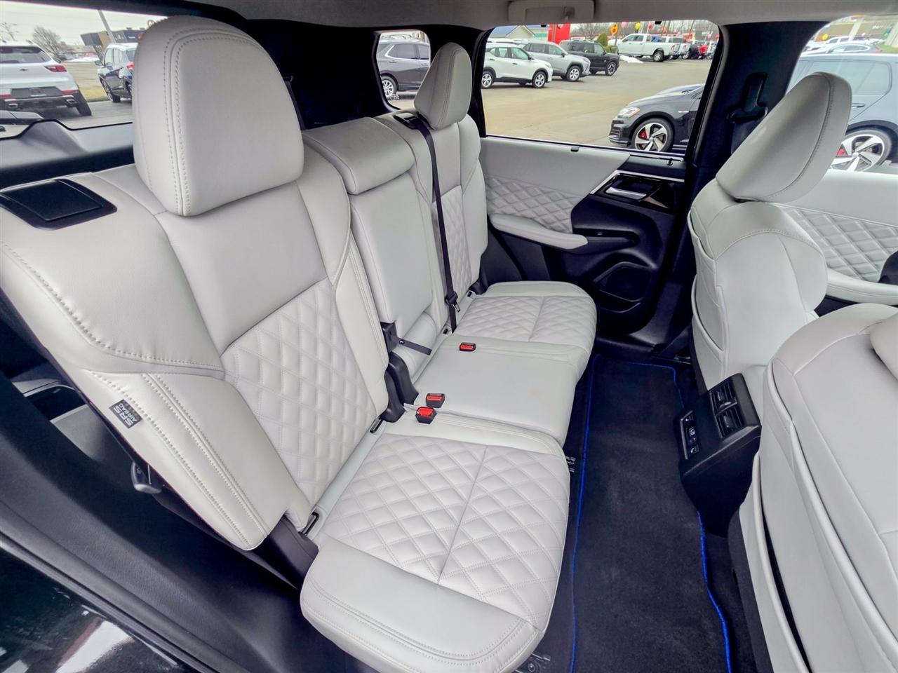 Mitsubishi Outlander Plug-In Hybrid  2024