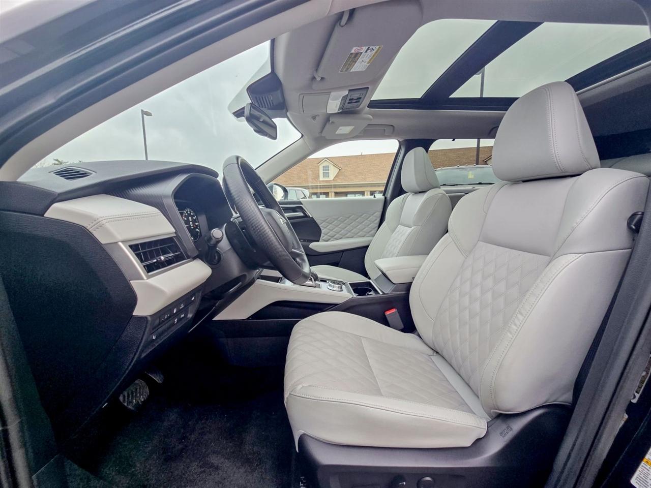 Mitsubishi Outlander Plug-In Hybrid  2024