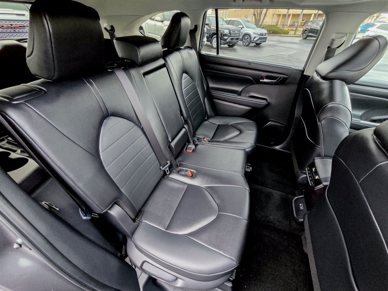 Toyota Highlander  2025