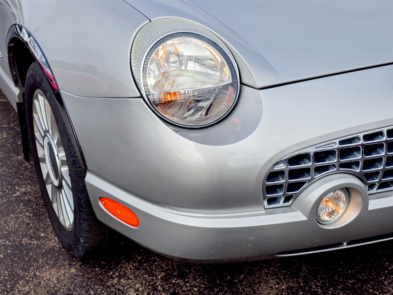 Ford Thunderbird  2004