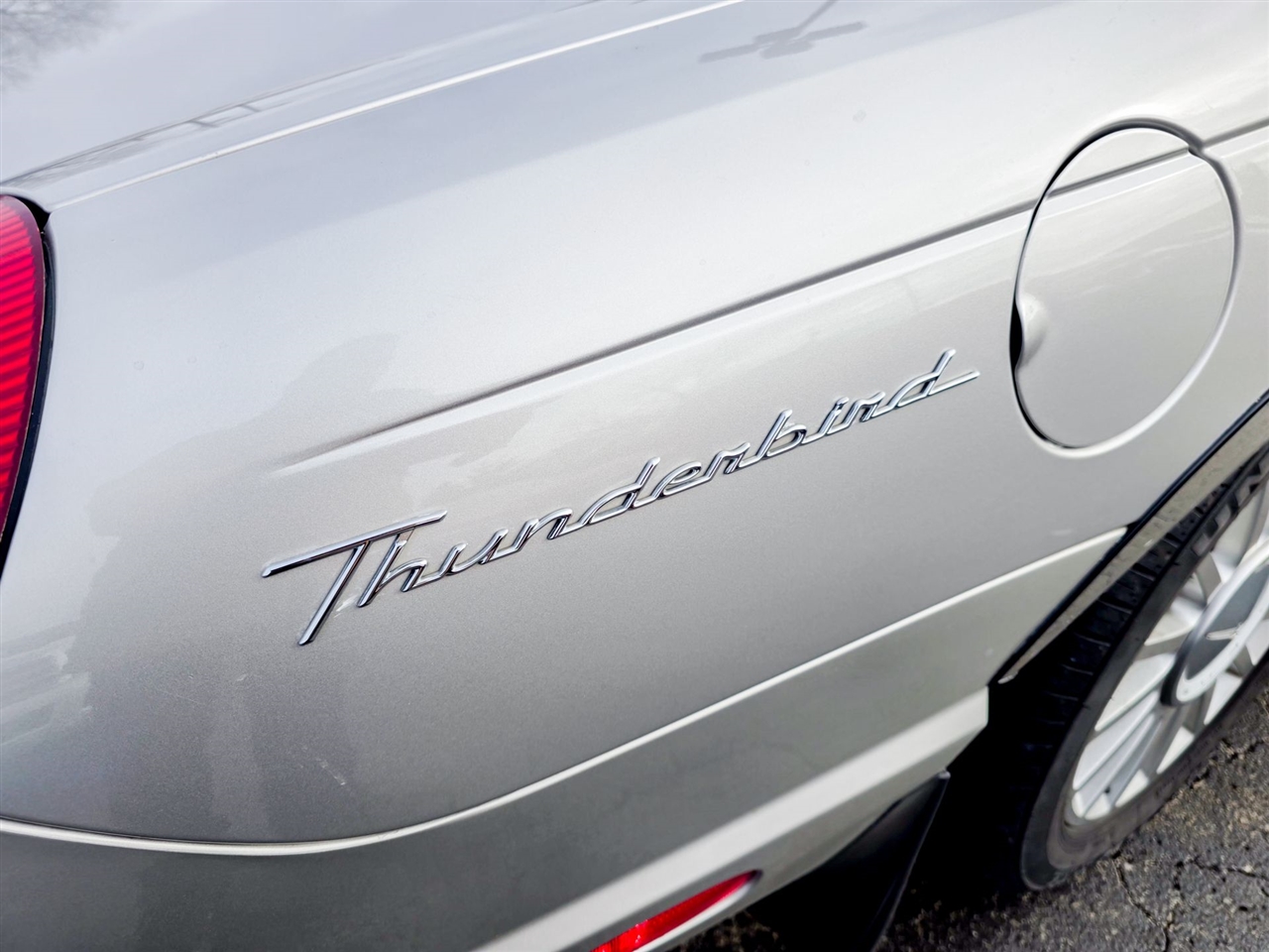 Ford Thunderbird  2004