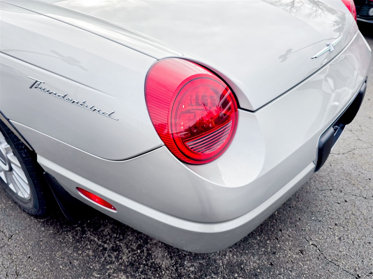 Ford Thunderbird  2004