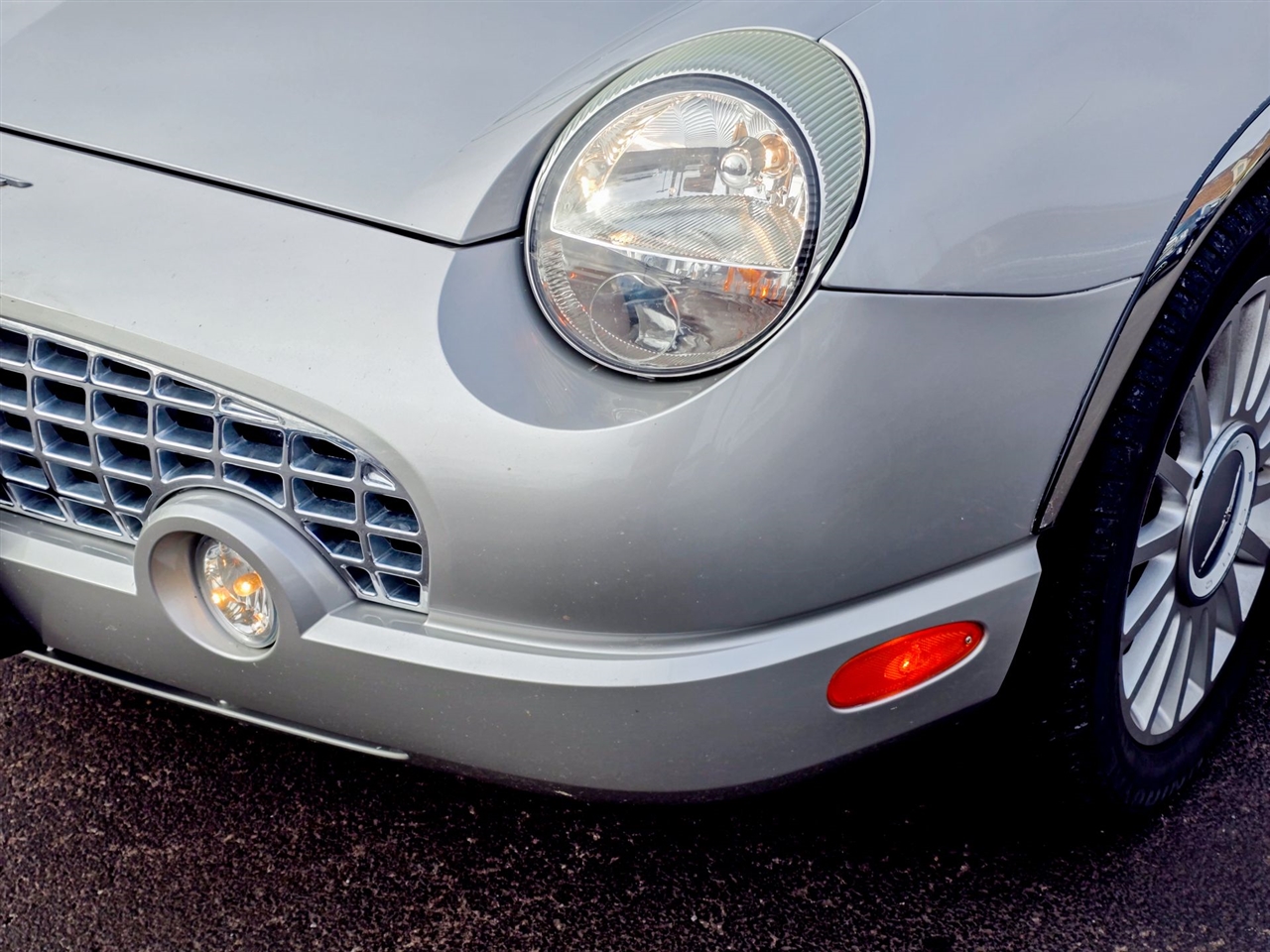 Ford Thunderbird  2004