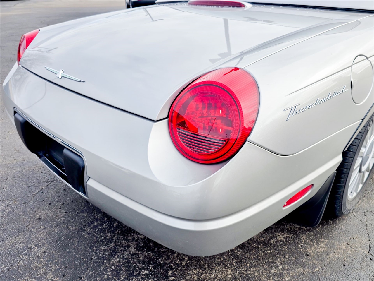 Ford Thunderbird  2004