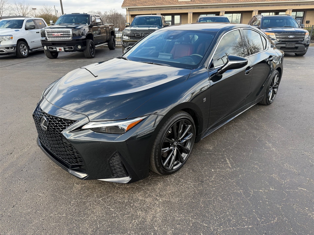 Lexus IS  2025