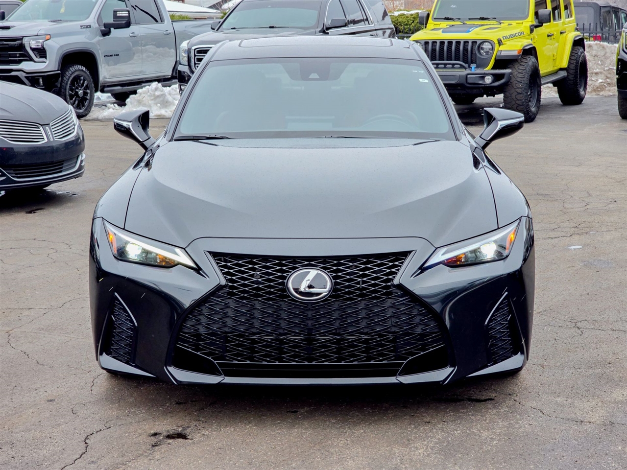 Lexus IS  2025