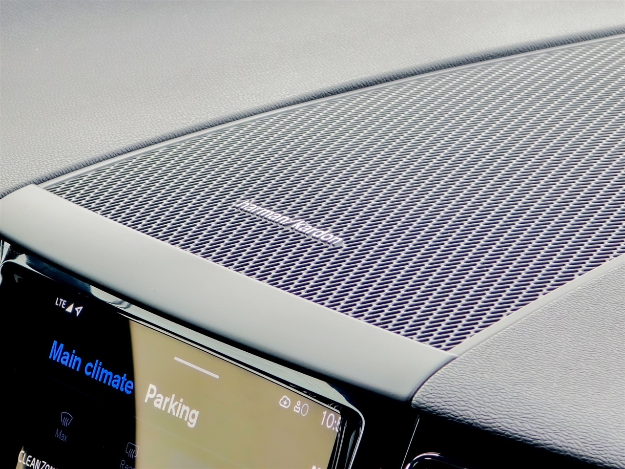 Volvo XC60 Recharge Plug-In Hybrid  2024