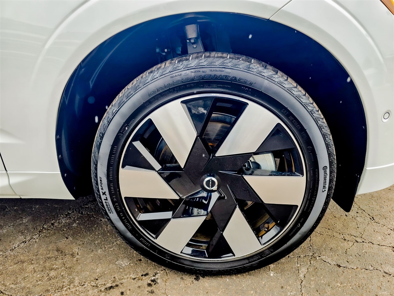 Volvo XC60 Recharge Plug-In Hybrid  2024