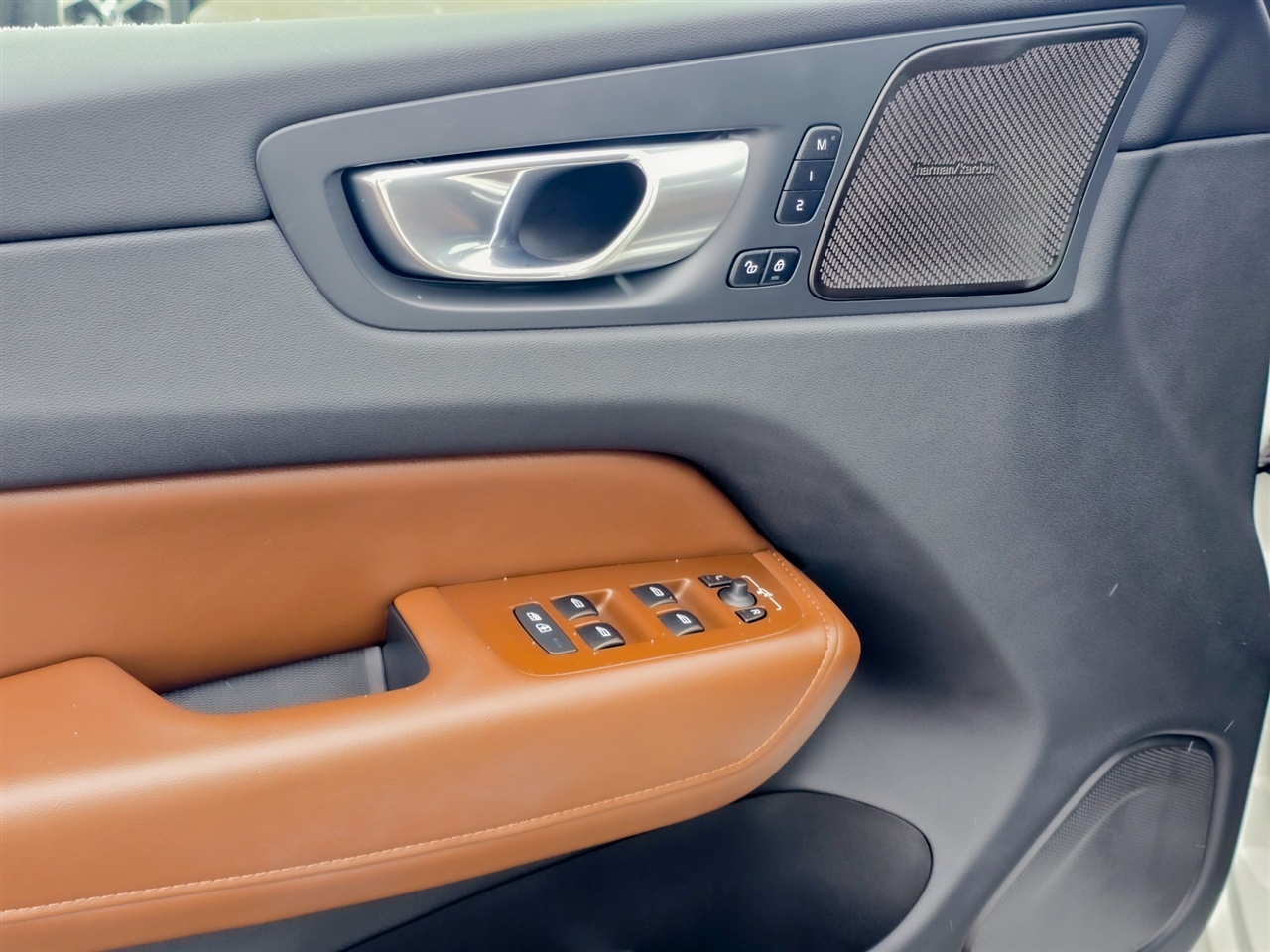 Volvo XC60 Recharge Plug-In Hybrid  2024