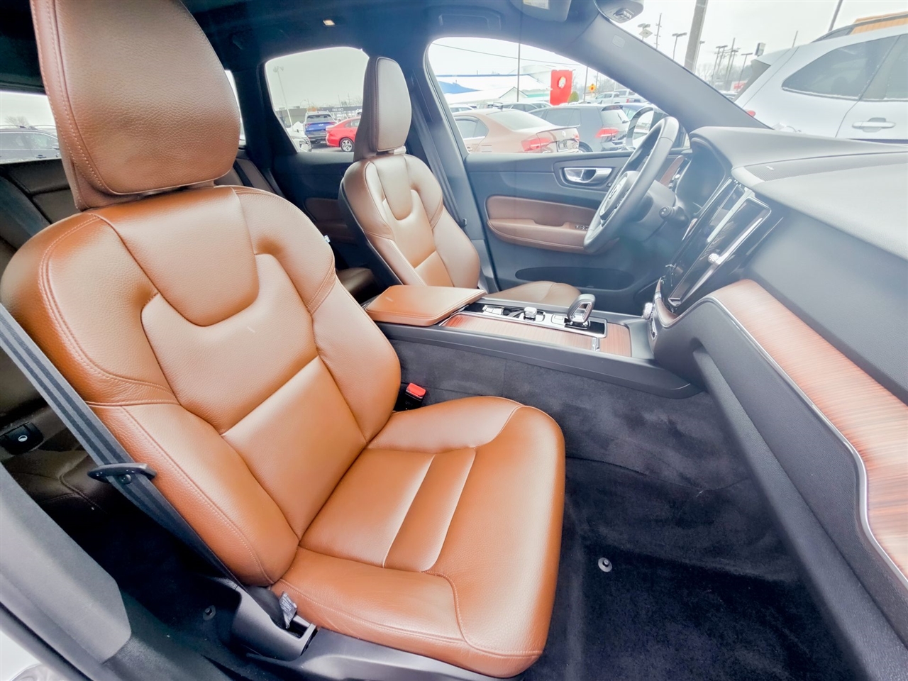 Volvo XC60 Recharge Plug-In Hybrid  2024