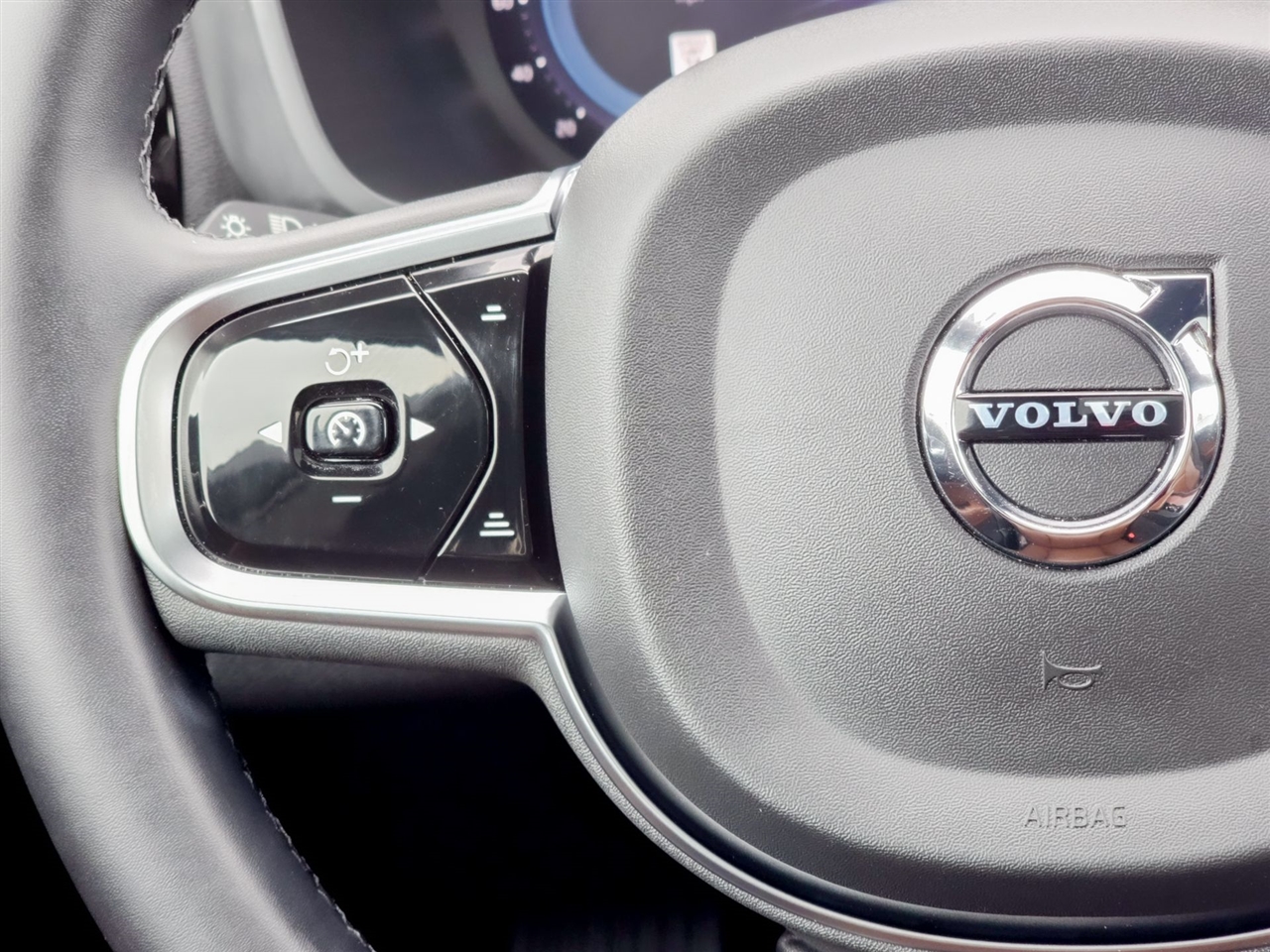 Volvo XC60 Recharge Plug-In Hybrid  2024