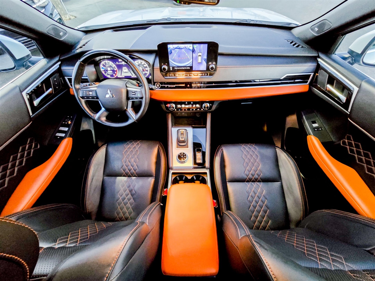 Mitsubishi Outlander  2024