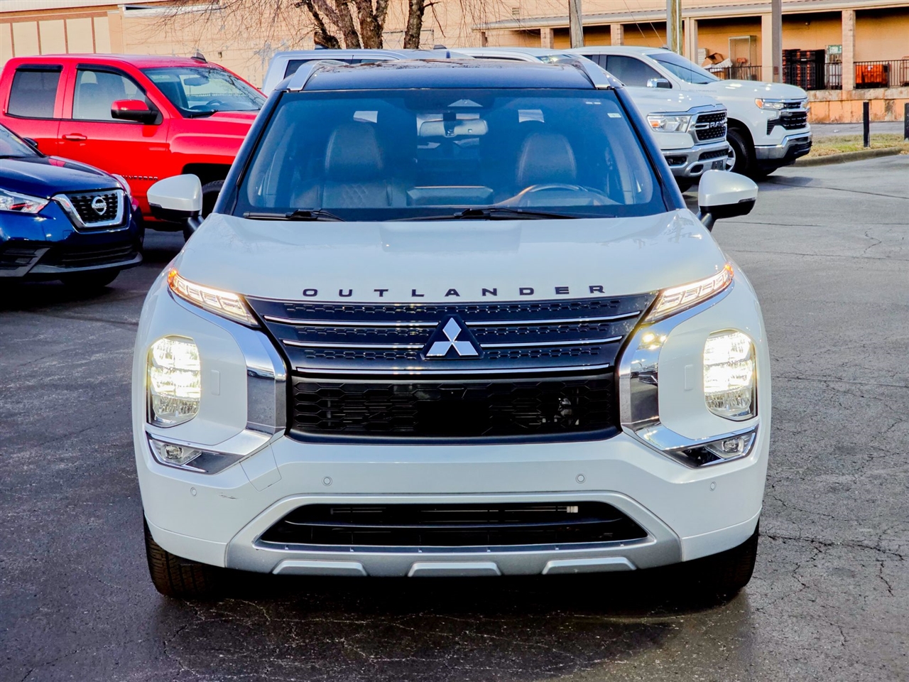 Mitsubishi Outlander  2024