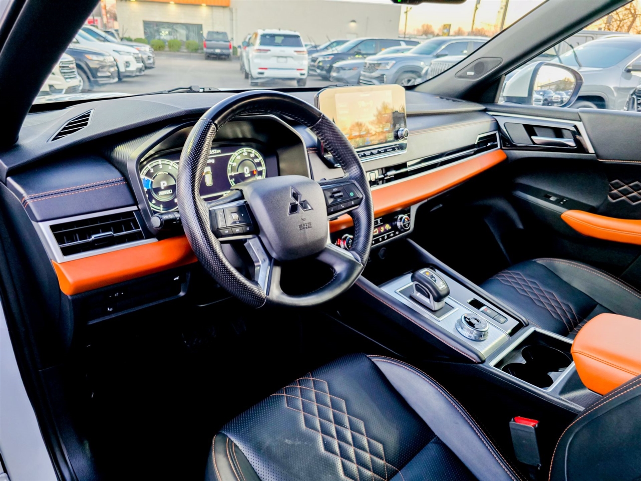 Mitsubishi Outlander  2024