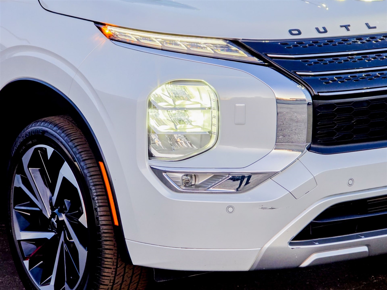 Mitsubishi Outlander  2024