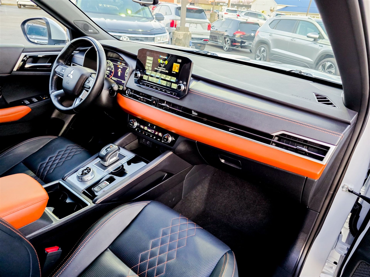 Mitsubishi Outlander  2024