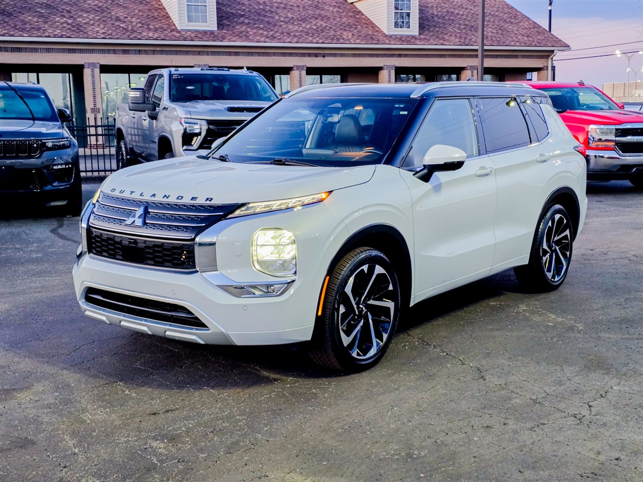 Mitsubishi Outlander  2024