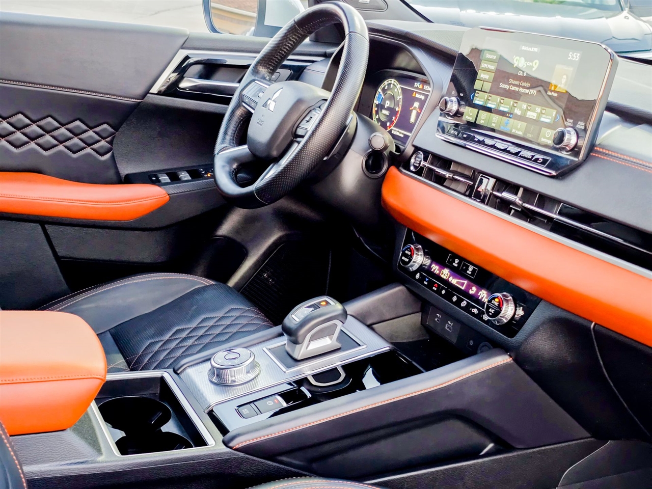 Mitsubishi Outlander  2024