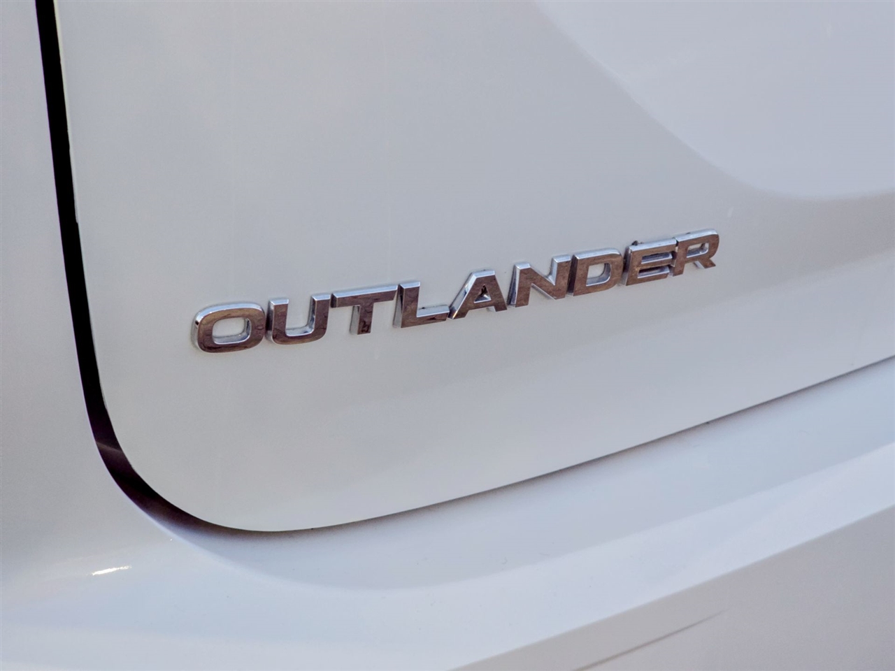 Mitsubishi Outlander  2024