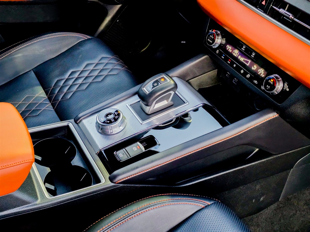 Mitsubishi Outlander  2024